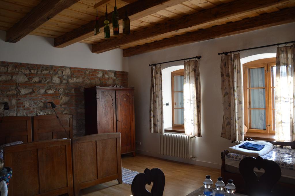 Bagolyvar Fogado- Ujfalusy Marton Vendeghaz Zirc Bagian luar foto