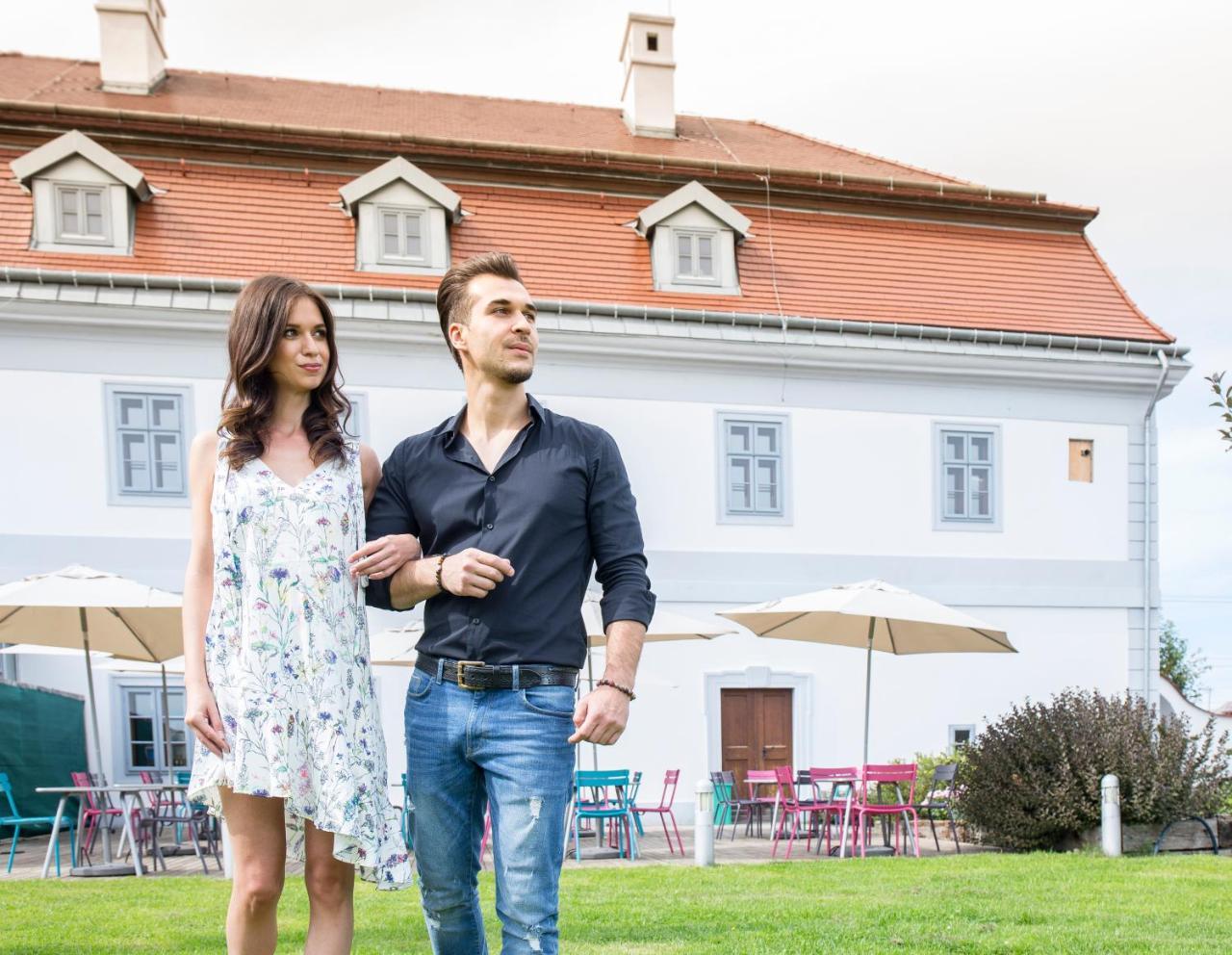 Bagolyvar Fogado- Ujfalusy Marton Vendeghaz Zirc Bagian luar foto