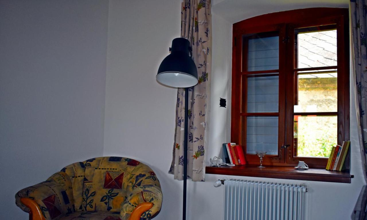 Bagolyvar Fogado- Ujfalusy Marton Vendeghaz Zirc Bagian luar foto
